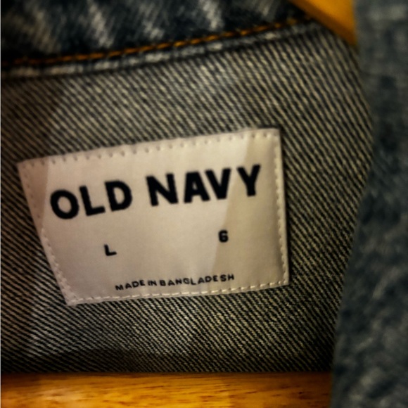 Old Navy Womens Distressed Denim Jacket - Picture 2 of 6